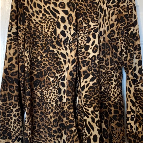 Cheetah pattern top - Picture 3 of 8